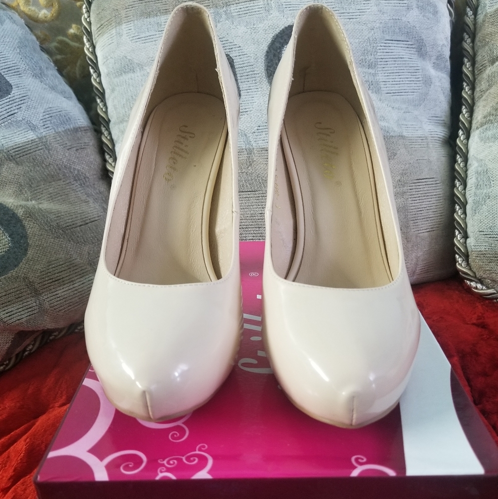 Stilleto lady's high heel shoes